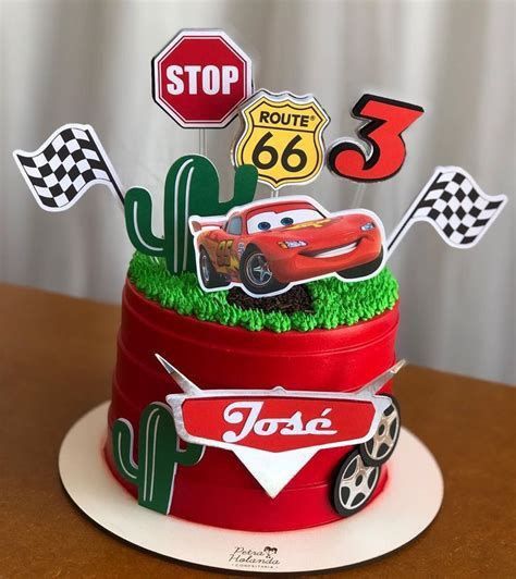 The Cars Cake Design, Mcqueen Cake Topper Printable, Mcqueen Theme Cake, Pastel Rayo Mcqueen, Cars Cake Ideas, Pastel Cars, Car Theme Cake, Cars Cake Design, Kue Fondant