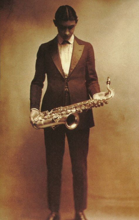 Frankie Trumbauer Bix Beiderbecke, Surrealism Fashion, Jazz Saxophonist, Ken Burns, Orchestra Music, Tv Documentary, Jazz Artists, Jazz Age, Jazz Musicians