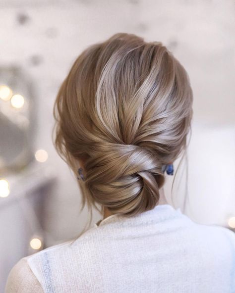 Wedding Updo For Straight Hair, Wedding Styles For Fine Hair, Wedding Guest Updo Short Hair, Bridal Bun How To, Parisian Updo, Long Hair Styles For Bridesmaids, Wedding Hair Simple Updo, Bridal Up Dos For Long Hair, Wedding Updos For Medium Hair Bridesmaid