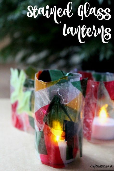 These simple stained glass lanterns are a easy christmas craft for kids to make and are perfect for toddlers too! Christmas Lantern Craft, Lantern Crafts For Kids, Diy Christmas Photo, Lantern Crafts, Christmas Activities For Toddlers, Creative Christmas Crafts, Glass Lanterns, Christmas Photo Album, Lantern Craft