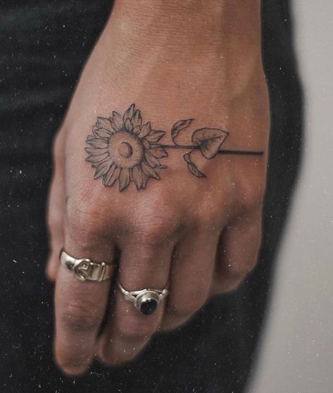 Sunflower Tattoo On Hand, On Hand Tattoo, Tattoo On Hand, Sunflower Tattoos, The Beauty Of Nature, Watercolor Ink, Sunflower Tattoo, Beating Heart, Hand Tattoo