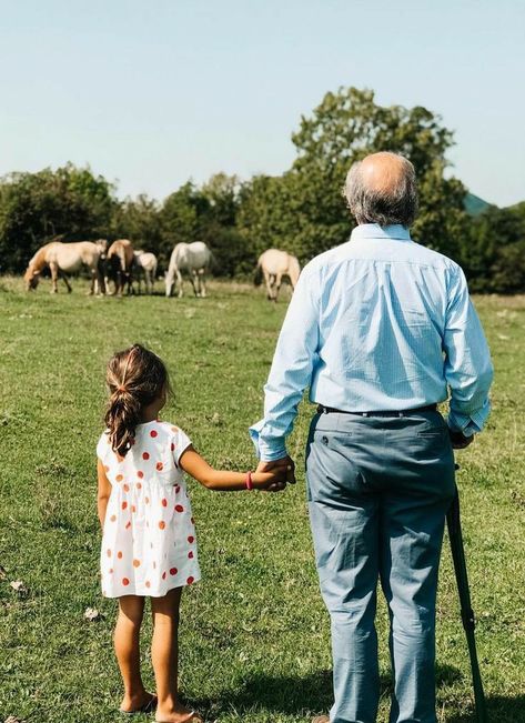 Grandparents Aesthetic, Grandpa And Granddaughter, Grandparents Photography, Grandpa Aesthetic, Grandpa And Grandson, 2025 Manifestation, Grandma Aesthetic, Golden Afternoon, Grand Father