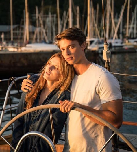 Midnight Sun Movie, Patrick Schwarzenegger, Sun Aesthetic, Tv Show Couples, Love Film, Movie Couples, Midnight Sun, Romance Movies, Tv Programmes