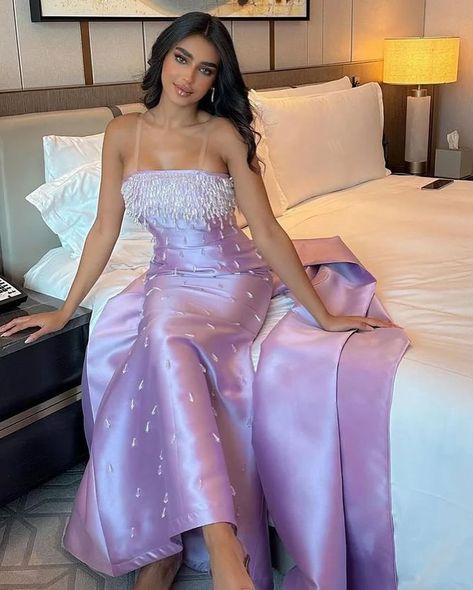 Dress that exudes elegance and grace! #ootdfashion #ootdshare #outfitoftheday #outfitpost #styleinspiration #virtualstylist #minimalstyle #clubllondon #classyvision #parisianchic #abayastyle #dubaifashion #femininestyle #larosabride Ankle Length Prom Dress, Lavender Maxi Dress, Mermaid Maxi Dress, Prom Dresses Elegant, Floral Prom Dresses, Mermaid Decor, Evening Dresses For Weddings, Mermaid Silhouette, Dress Picture