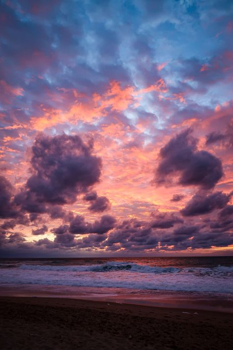 Cloudy Sky Photo, Cloudy Sunset Sky, Cloudy Sunset Aesthetic, Sunset Reference Photo, Cloud Spotting, Sunset Sky Photography, Cloud Pictures, Hms Pinafore, Cloud Sunset