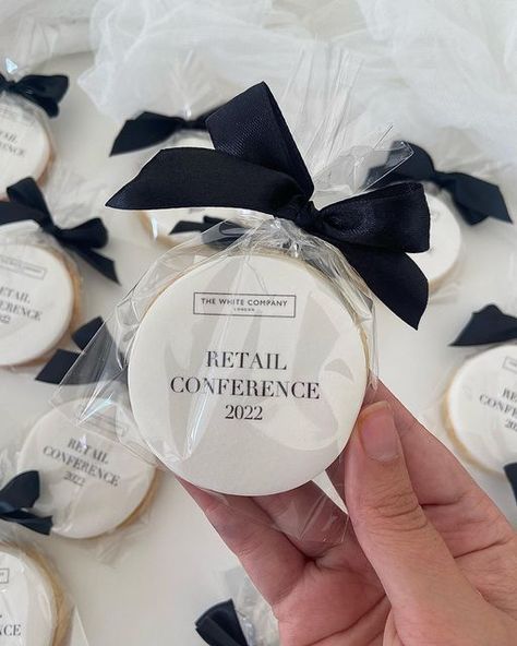 Cake Maker in Kent & Essex on Instagram: "@thewhitecompany retail conference what a pleasure 🤍🖤 - - - - - - - - #thewhitecompany #brandedbiscuits #branding #favours #partyfavors #fondantbiscuits #edibleprints #bakers #bakersofinstagram" Biscuit Wedding Favours, Heart Biscuits, Using Fondant, Wheat Flower, Vanilla Biscuits, Personalised Biscuits, Iced Biscuits, Fondant Icing, Cake Makers