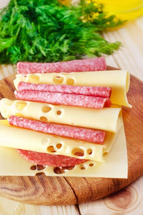 Want to wow your guests with a great charcuterie board or sandwich filling? Check out our guide to the best cheese with salami pairings. Salami Sandwich, Belly Fat Loss Drinks, Unique Appetizers, Salami And Cheese, Food Combinations, Sandwich Fillings, Cheese Pairings, Taste Made, Fat Loss Drinks