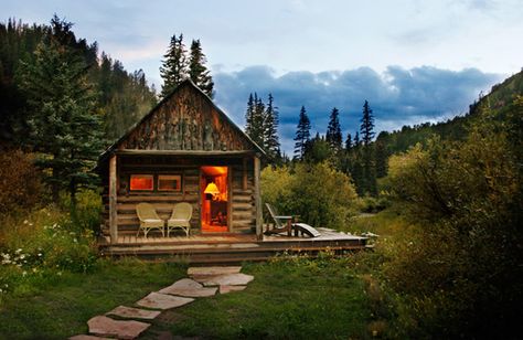 Dunton Hot Springs Is the #4 Food Lover's Hotel in America Small Cabin In The Woods, Dunton Hot Springs, Little Cabin In The Woods, Casa Country, Getaway Cabins, Cottage Cabin, Little Cabin, Tiny Cabin, Small Cabin