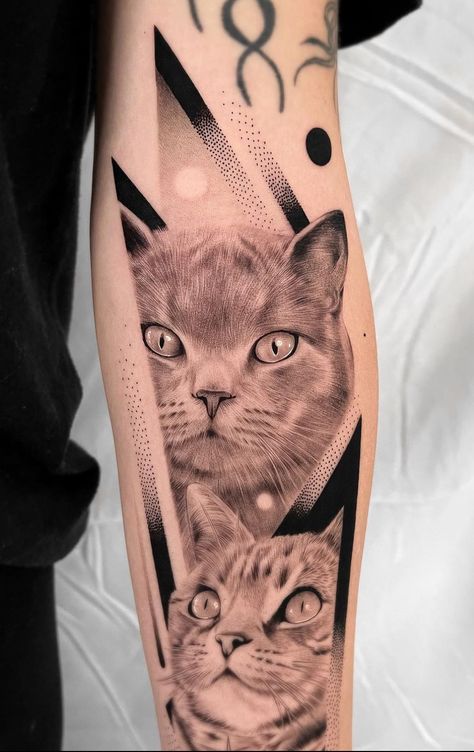 Cat Tattoo Forearm, Pet Portrait Tattoo, Geometric Cat Tattoo, Animal Tattoos For Women, Real Tattoos, Full Hand Tattoo, Cute Cat Tattoo, Tattoo Forearm, Tattoo Magazine