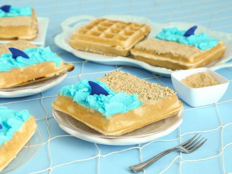 Shark Week Breakfast Ideas, Shark Week Breakfast, Shark Breakfast, Shark Desserts, Shark Stimboard, Shark Week Food, Seafood Cake, Shark Themed Snacks, Shark Party Foods