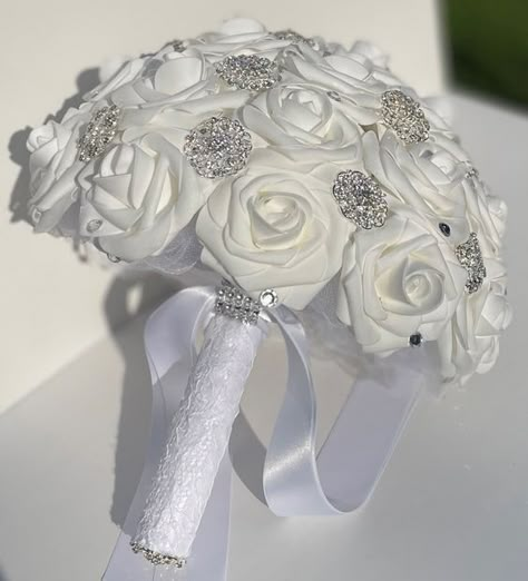 Bling Wedding Bouquet, Destination Wedding Flowers, White Rose Bridal Bouquet, خواتم خطوبة, Big Wedding Dresses, Bridal Brooch, Bridal Brooch Bouquet, Rose Bridal Bouquet, Wedding Brooch Bouquets