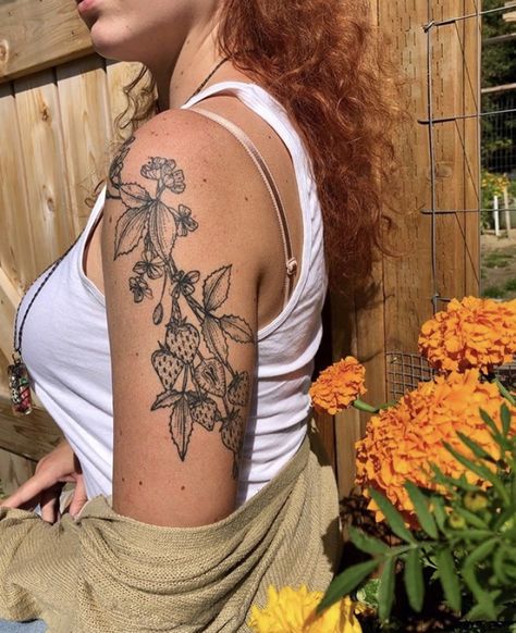 Big Flower Piece Tattoo, Senior Tattoo Ideas, Strawberry Vine Arm Tattoo, Arms Sleeve Tattoo Women, Vine Neck Tattoos Women, Big Upper Arm Tattoos Women, Outdoorsy Tattoos Nature Women, Tattoos For Ur Mom, Woman Arm Sleeve Tattoo