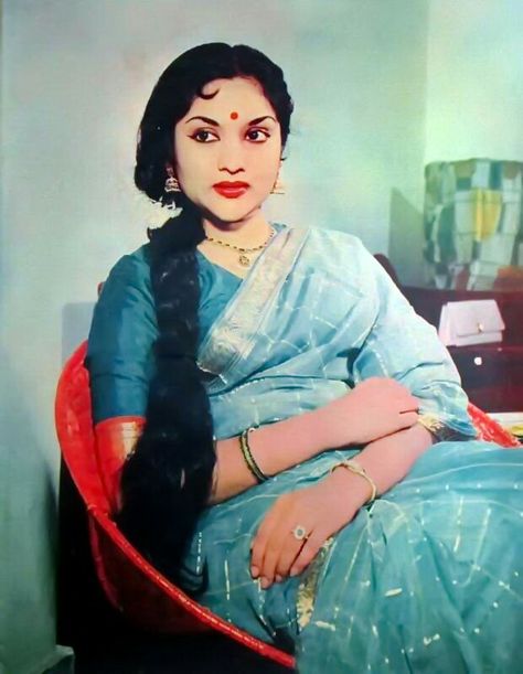 Vijayantimala Vintage Indian Fashion, Indian Retro, Bollywood Pictures, Retro Bollywood, Saree Designs Party Wear, Indian Bollywood, Vintage Bollywood, Vintage Icons, Bollywood Stars