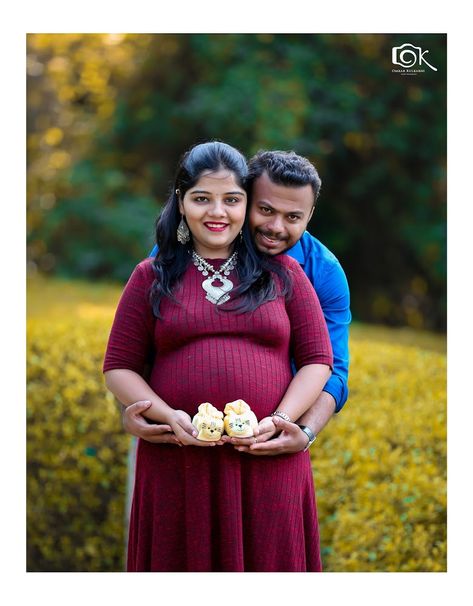 Indian Maternity Session #weddingnet #wedding #india #indian #indianwedding #maternity #maternityideas #baby #parents #daddy #mommy #location #lehengawedding #lehengasaree #saree #postwedding #indianmaternity #photoshoot #photoset #photographer #photography #inspiration #planner #organisation #details #sweet #cute FOLLOW OUR INSTAGRAM @WEDDINGNET Metarnaty Photoshoot, Srimantham Photoshoot, Metarnity Photoshoot Indian, Sreemantham Photoshoot, Metarnity Photoshoot Indian At Home, Metarnity Photoshoot Indian In Saree, Baby Shower Photoshoot Indian, Indian Baby Shower Photoshoot Ideas, Baby Shower Photography Poses Indian