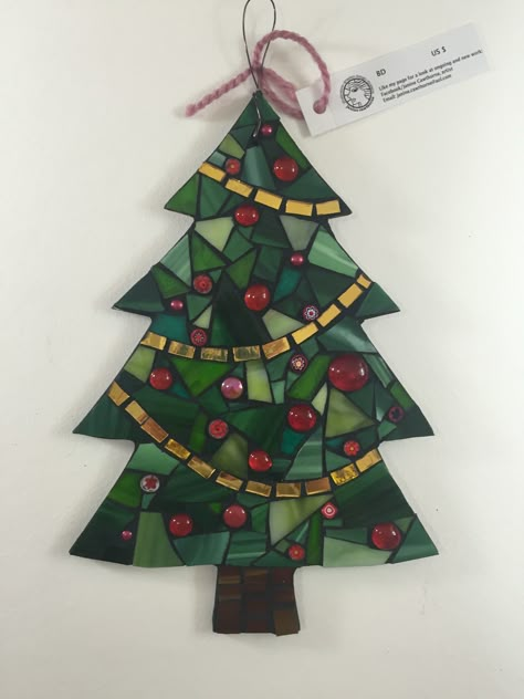 Christmas Tree Mosaic Art, Mosaic Christmas Tree Ideas, Christmas Tree Mosaic, Mosaic Christmas Trees, Christmas Mosaic Ideas, Tree Mosaic Art, Mosaic Art For Kids, Mosaic Christmas Ornaments, Drawings Of Christmas