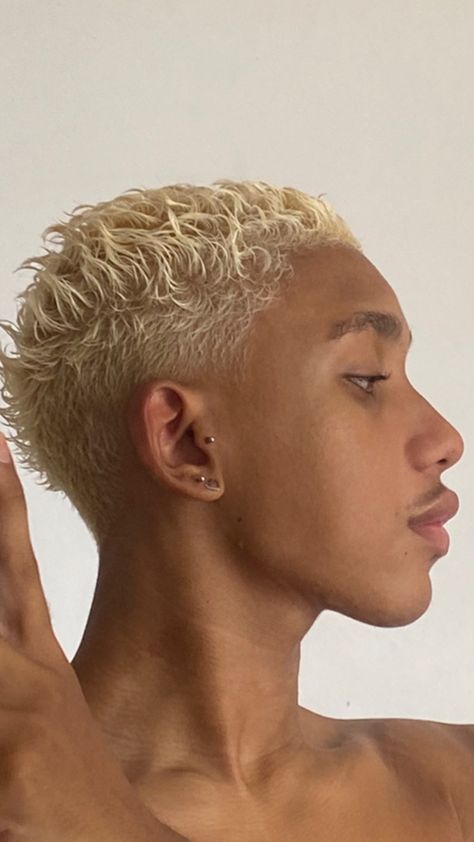 Black Guy Bleached Hair, Tan Skin Blonde Hair Men, Black Man Blond Hair, Black People Blonde Hair, Black Man Blonde Hair, Blonde Afro Men, Blonde Hair Black Men, Guys Hair Color, Bleached Hair Men