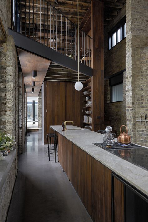 Warehouse Apartment, Rustic Kitchens, Warehouse Living, Converted Warehouse, Mad About The House, Warehouse Home, London Houses, Wooden Bath, Architecture Magazines