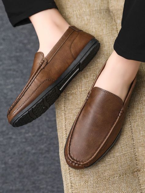 Loafer Shoes For Men Casual, Brown Loafers Men Outfit, Brown Loafers Men, Loafers With Jeans, Office Shoes Men, Mens Dress Shoes Guide, Loafers Men Outfit, Loafers With Socks, Loafer Shoes For Men