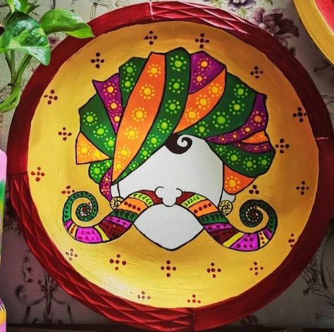 Painting On Tawa, Padharo Sa Decor, Padharo Sa Wall Art, Kulo Painting Ideas, Padharo Sa Art, Rajasthani Art Design, Rajasthani Wall Art, Rajasthani Miniature Paintings, Rajasthani Art