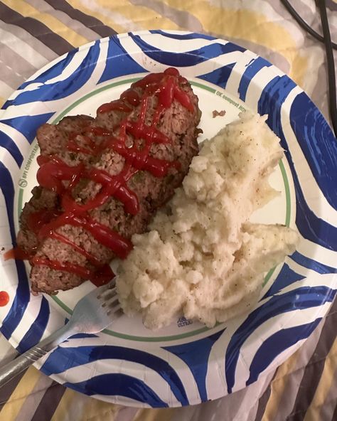 Fooooood~ 🤤🤤🤤 My parents made Mashed Potatoes, a nice Salad, and Meatloaf. My favorite ;;3;; #food #sogood #gimme #hungry #hungrybish #ilovefood Nice Salad, Making Mashed Potatoes, Fun Salads, My Parents, Meatloaf, I Love Food, Mashed Potatoes, Salad, On Instagram