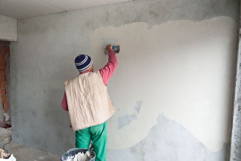 How to plaster a brick wall Plaster Over Brick, Timberframe Kitchen, Plaster Brick Wall, Veneer Plaster, Ceiling Repair, Plaster Repair, Brick Face, Cinder Block Walls, Drywall Installation