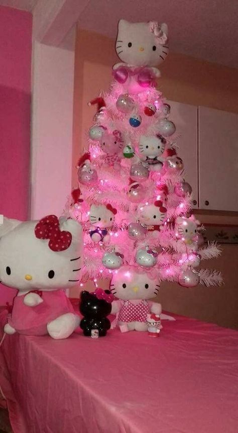 Christmas Decor Ideas Bedroom Pink, Spiderman Christmas, Sanrio Christmas, Hello Kitty Christmas Tree, Hello Kitty Room Decor, Hello Kitty Birthday Cake, Hello Kitty Decorations, Diy Hello Kitty, Hello Kitty Bedroom