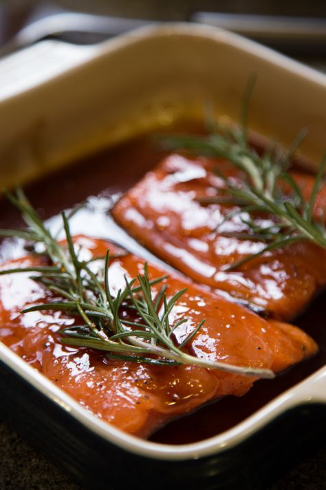 How I Cook: Balsamic Cider Glazed Salmon with Rosemary – my kitchen addiction Raspberry Glazed Salmon, Apple Cider Glazed Salmon, Salmon With Balsamic Glaze, Yard House Whiskey Glazed Salmon, Maple Glazed Salmon Oven, Cafe Recipes, Fall Veggies, Alaskan Salmon, Seafood Recipe