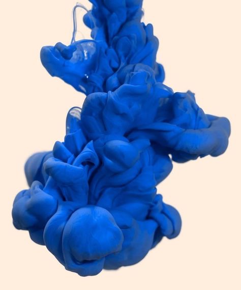 Alberto Seveso - Splash Blue Blue Background Aesthetic, Speed Photography, High Speed Photography, Art Advisor, Blue Inspiration, Gold Face, Gallery Wall Decor, Natural Frame, Weird Art