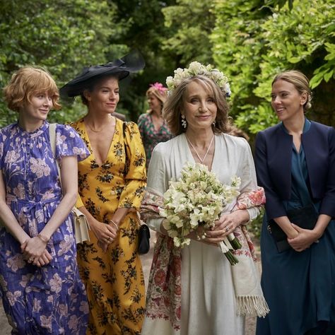 Emily Beecham, Kristin Scott, Kristin Scott Thomas, British Movies, Scott Thomas, Tv Series To Watch, Mother Wedding, Wedding Movies, What To Wear To A Wedding