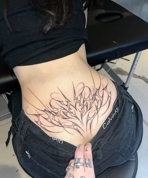 Woman With Tattoos, Tattoos For Lovers, Tattoos For Black Skin, Stick N Poke, Pretty Tattoos For Women, Hot Tattoos, Spine Tattoos, Elegant Tattoos, Dope Tattoos