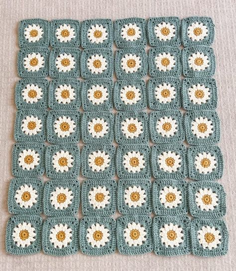 Cozy Days Daisy Blanket - All About Ami Easy Daisy Granny Square, Cozy Days Daisy Blanket, Daisy Chain Blanket Pattern Free, Crochet Easy Granny Square Free Pattern, Crochet Blanket Daisy, Daisy Afghan Crochet Pattern, Crochet Daisy Granny Square Blanket, Daisy Granny Square Pattern Free, Crochet Daisy Blanket