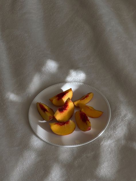 #aesthetic #fruit #peach #peaches #summer #summertime #summerfruit #juicy #delicious #breakfast #snack #morning #morningtime #morningvibes #morningaesthetic Peach Slices Aesthetic, Peche Aesthetic, Peaches Aesthetic, Aesthetic Peach, Aesthetic Fruit, Food Aesthetics, Peach Aesthetic, Peach Slices, Delicious Breakfast