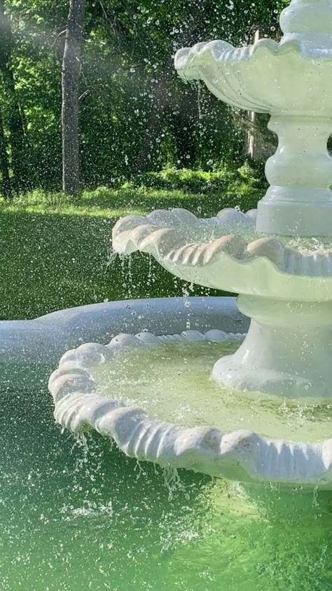 Fountain Aesthetic, Water Aesthetic, Ethereal Aesthetic, Pretty Landscapes, Aesthetic Photography Nature, Phone Wallpaper Images, Minimalist Wallpaper, Nature Aesthetic, Water Fountain