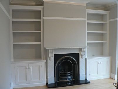 Alcove storage - traditional solution, finishing below cornice ... Historical Home Renovation, Alcove Ideas Living Room, Alcove Storage, Alcove Cupboards, Alcove Shelving, Victorian Living Room, Built In Cupboards, Casa Vintage, Front Rooms