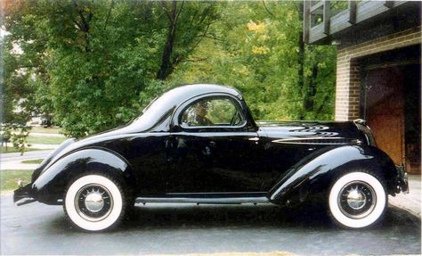 classicmotortech: “Spectacular and incredibly rare 1936 Aero Dynamic Hupmobile Business Coupe by Raymond Loewy ” Edsel Ford, American Graffiti, Classic Cars Vintage, Classic Cars Trucks, Old Trucks, Beautiful Cars, Hot Cars, Concept Cars, Mopar