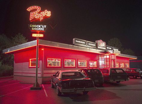 Hi this is a short book with instagram posts as a spinoff thing from … #fanfiction Fanfiction #amreading #books #wattpad Pop's Riverdale, Diner Aesthetic, American Cafe, American Dinner, 50s Diner, Vintage Diner, Retro Cafe, New Retro Wave, Retro Diner