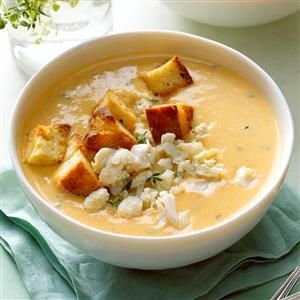 Sweet Potato and Crab Soup Recipe -This sweet and savory soup is quick and easy to prepare. You can substitute butternut squash or pumpkin for the sweet potatoes, depending on what you have on hand. —Judy Armstrong, Prairieville, Louisiana Chili Dumplings, Seafood Bisque Recipe, Crab Soup Recipes, Pumpkin Bisque, Holiday Soups, Seafood Soup Recipes, Homemade Soups, Seafood Bisque, Thanksgiving Entertaining