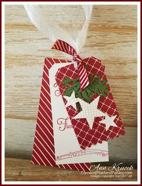 Quite Curvy Christmas Card and Tag Su Christmas Gift Tags 2022, Christmas Gift Tags Stampin Up Ideas, Stampin Up Gift Tags Christmas, Stampin Up Tags Ideas, Christmas Tags Stampin Up Ideas, Stampin Up Christmas Tags Ideas, Stampin Up Christmas Gift Tags, Diy Christmas Tags Handmade, Christmas Gift Tags Stampin Up