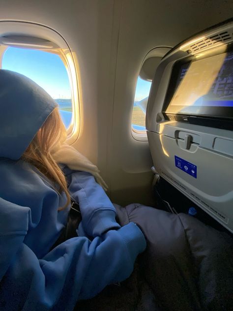 #sleep #trip #plane #travel #travelling Elon Musk Wife, Kish Island, Sleeping On A Plane, Airplane Pics, Pilot Career, Airport Vibes, Airport Airplane, Airport Aesthetic, Travel Post