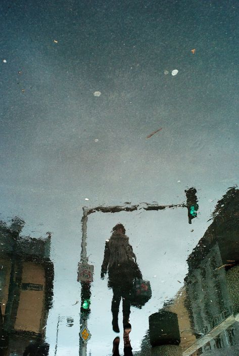 Cinematic Upside Down Street Reflections - My Modern Metropolis Christophe Jacrot, Wow Photo, Modern Metropolis, Montage Photo, French Photographers, On A Rainy Day, Foto Art, Rain Photography, A Rainy Day