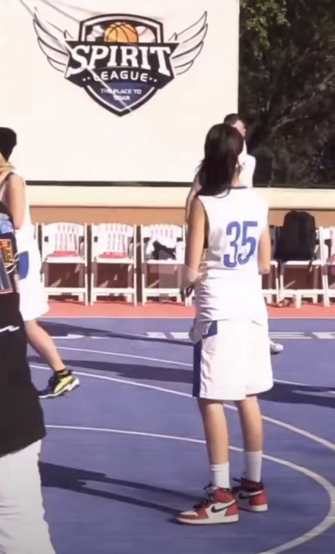 Madison Beer Basketball, Playing Basketball, Madison Beer, Basketball Jersey, Reign, Sports Jersey, Basketball, Beer, Sports