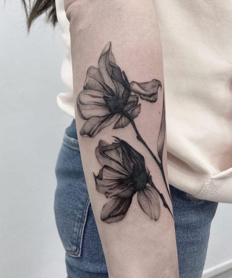 Gray Wash Tattoo Design, Cover Up Tattoo Ideas Female For Women, Black Work Flower Tattoo, Eye Flower Tattoo, Kelp Tattoo, Black Flower Tattoo, Abstract Flower Tattoos, Black Flowers Tattoo, Delicate Flower Tattoo