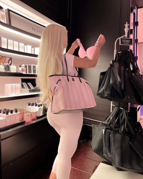 Victoria’s Secret Aesthetic, Vs Bag, Victoria's Secret Aesthetic, Victoria Secret Bag, Pink Lifestyle, Pink Life, Pink Girly Things, Victoria Secret Bags, Everything Pink