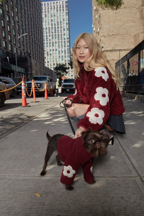 Matching With Dog, Dog Styling, Dogs Wearing Clothes, Dog Owner Matching, Dog Wearing Clothes, Dog Brands, Cute Dog Stuff, Dog Fashion Clothes, Pet Outfits