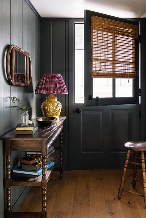 Guest Room Mood Board Design - Rooms For Rent blog Shiplap Hallway, Small Entryways, Cosy Room, Dark Walls, Small Entryway, Dark Interiors, Farmhouse Country, Decoration Inspiration, Cozy Interior