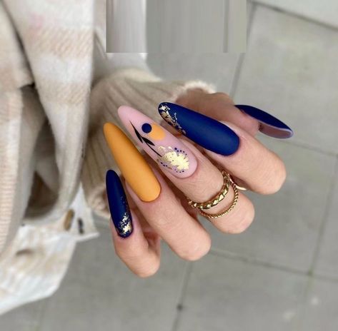 Chic Fall Season Nails 2024 26 Ideas - Colors, Nail Types, and Trends Fall Nail Art Ideas, Fall Season Nails, Nails Boho, Pretty Nail Polish Colors, Season Nails, Brown Nail Polish, Nail Types, Orange Nail Polish, Pretty Nail Polish