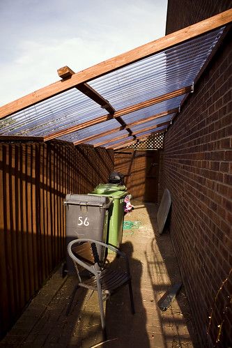 Side passage lean-to finished | our finished lean-to costing… | Flickr Outside Storage Shed, Shed Landscaping, Lean To Shed, Lean To, Side Yards, Backyard Storage, Pergola Lighting, House Extension Design, Backyard Sheds