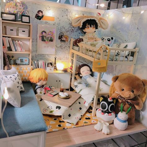 Anime Doll House, Nendoroid Room Ideas, Anime Dollhouse, Custom Nendoroid Doll, Nendoroid Doll House, Nendoroid Display Ideas, Nendoroid Photoshoot, Diy Nendoroid, Nendoroid House