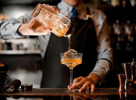 The Top 10 Cocktails Trending on Google in the U.S. in 2022 Top 10 Cocktails, Cocktail Trends, Cocktail Mixology, Most Popular Cocktails, Cranberry Juice Cocktail, Lemon Drop Martini, Home Bar Sets, Winter Birthday Parties, Tasty Meat