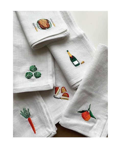 Embroidery Napkins, Instagram Brand, Diy Napkins, Embroidered Napkins, Hand Embroidery Art, Christmas Sewing, Embroidery Inspiration, Embroidery Techniques, Diy Home Crafts